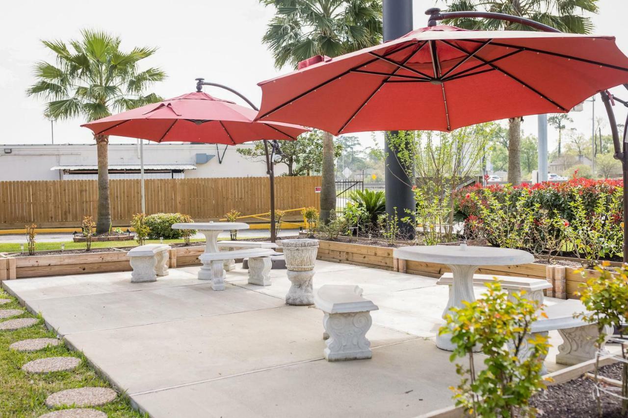 Merit Inn And Suites Beaumont Esterno foto