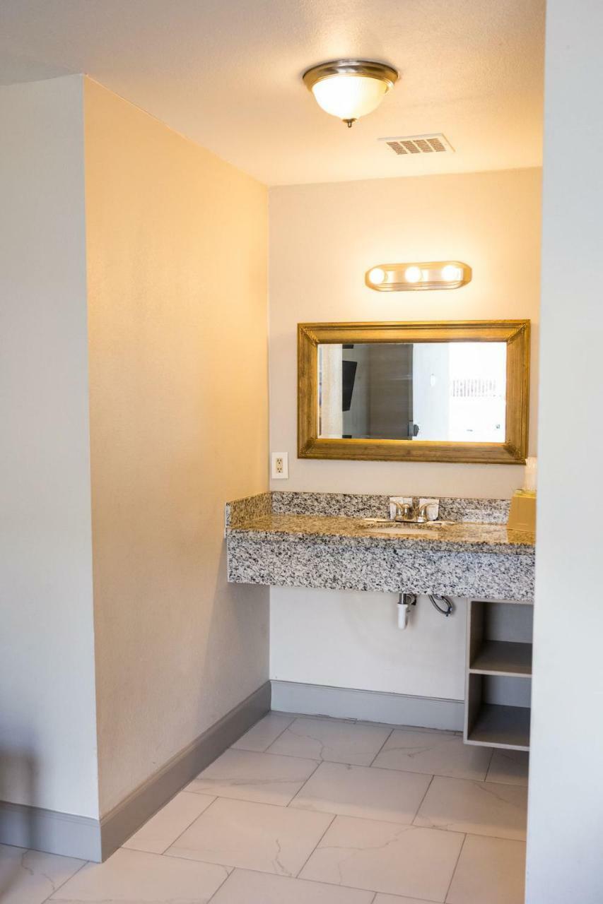 Merit Inn And Suites Beaumont Esterno foto