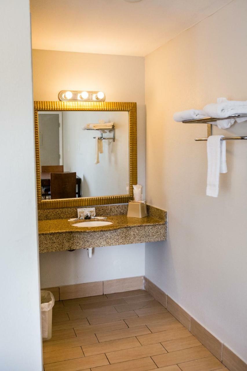 Merit Inn And Suites Beaumont Esterno foto