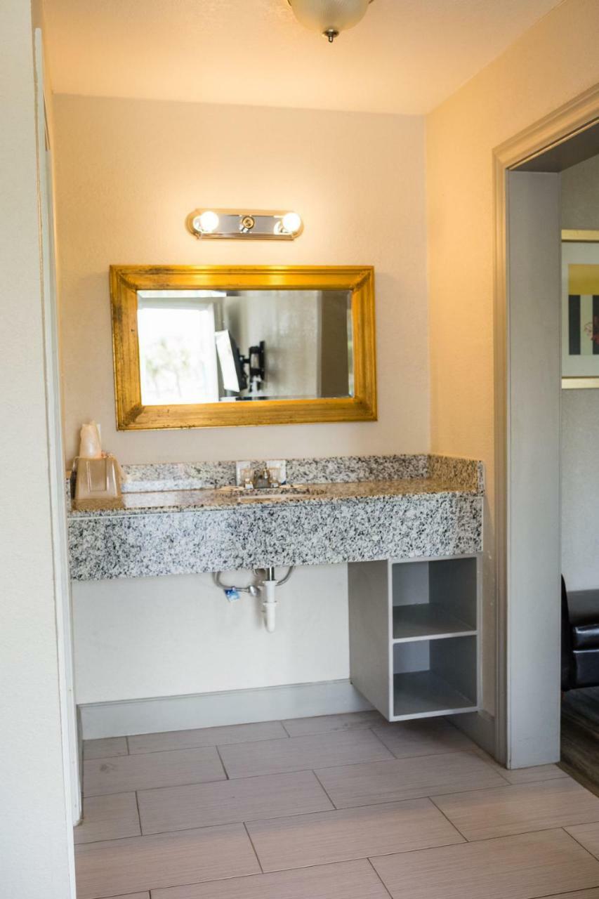 Merit Inn And Suites Beaumont Esterno foto